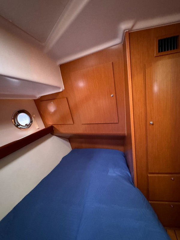 2010 BENETEAU SWIFT TRAWLER 42
