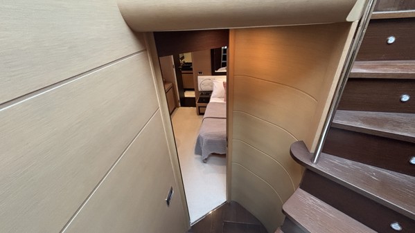 2012 PERSHING 72