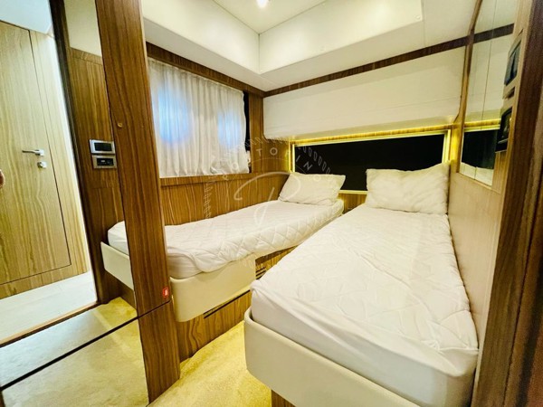 2014 ABSOLUTE 56 STY