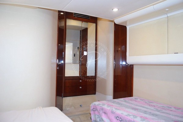 2006 FAIRLINE TARGA 47