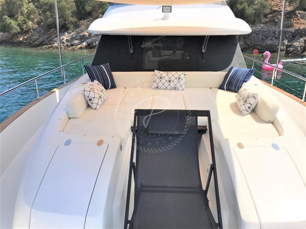 2015 AZIMUT MAGELLANO 53