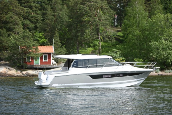 2014 JEANNEAU NC 11