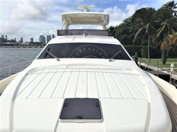 2009 FERRETTI YACHTS 830
