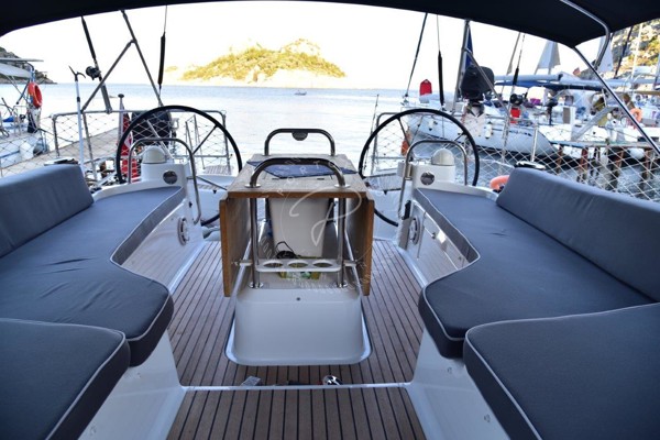 2012 JEANNEAU 53