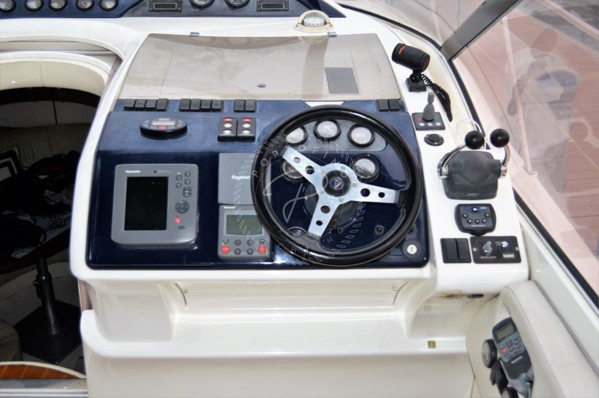 2005 FAIRLINE TARGA 40