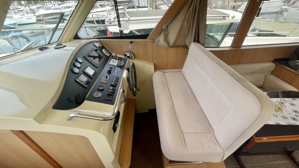 2014 GREENLINE 33 HYBRID