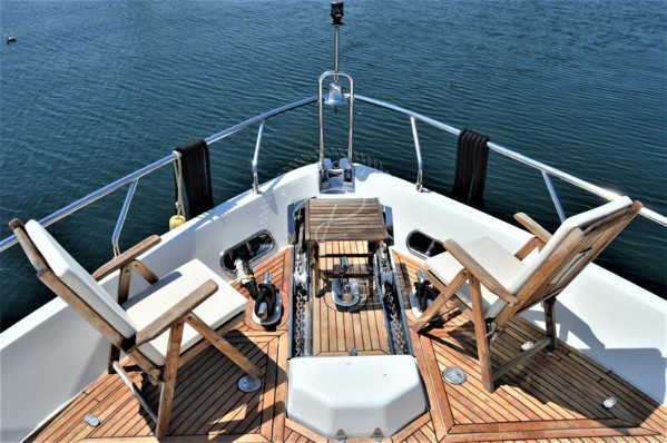 2001 FERRETTI YACHTS 80