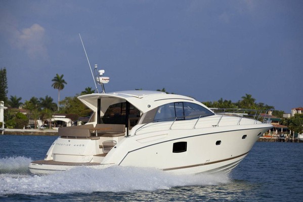2011 PRESTIGE 440 S 