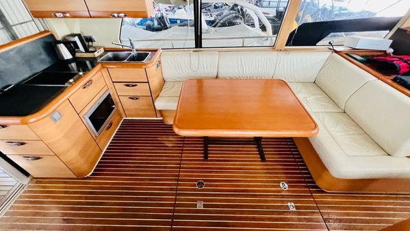 2013 GREENLINE 40 HYBRID