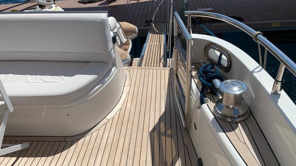 2007 PRINCESS 21M