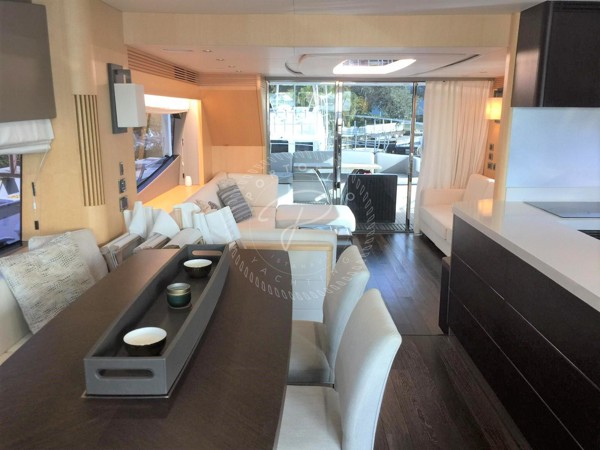 2016 SUNSEEKER 75 YACHT