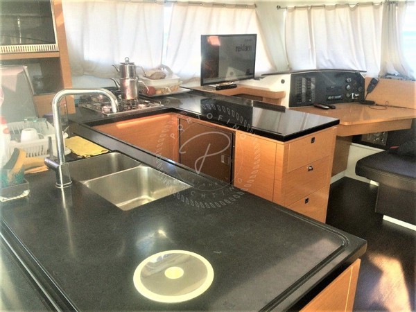 2013 FOUNTAINE PAJOT HELIA 44