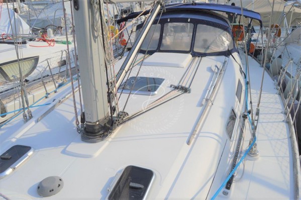2005 DUFOUR 44
