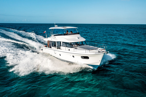 2025 BENETEAU SWIFT TRAWLER 48