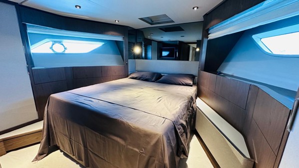 2022 FERRETTI 780