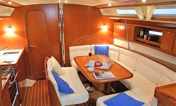 2010 DUFOUR 425 GL