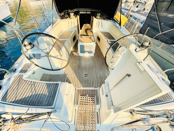 2010 BENETEAU OCEANIS 40 