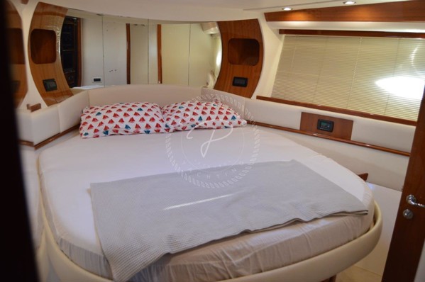 2005 PERSHING 50