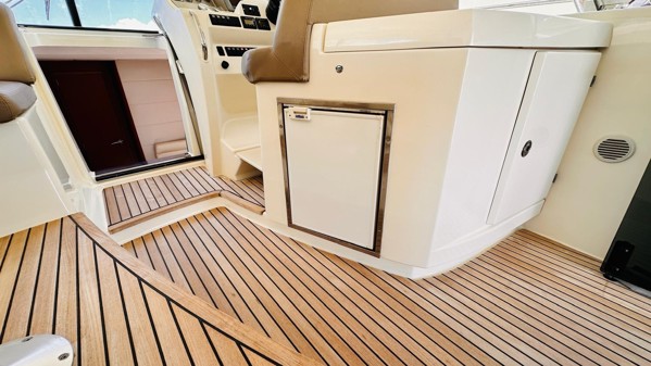 2011 PRESTIGE 440 S 