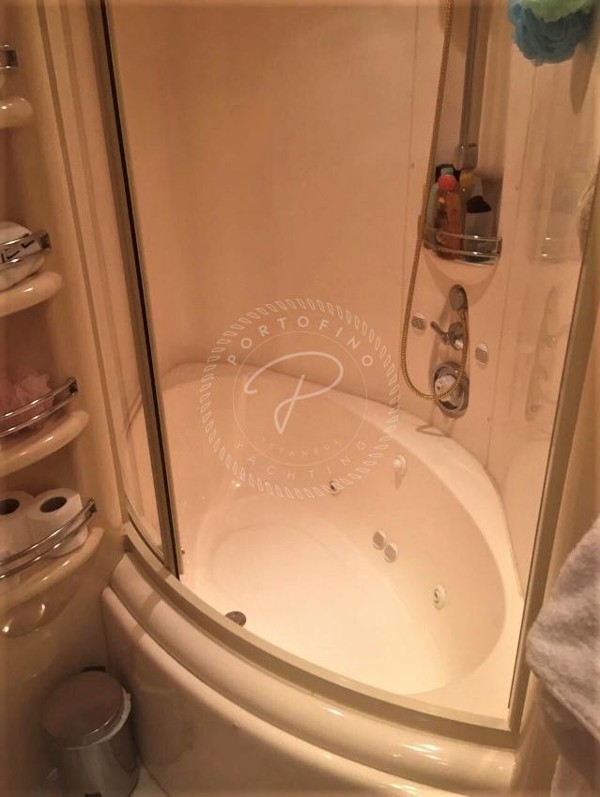 2002 AZIMUT 68 PLUS