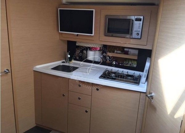2009 BENETEAU MONTE CARLO 37