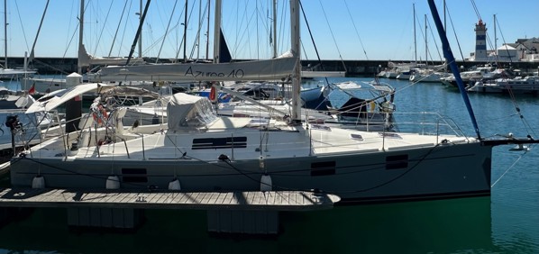 2013 AZUREE 40
