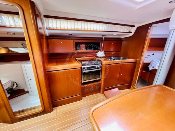 2008 GRAND SOLEIL 37
