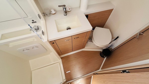 2024 BENETEAU OCEANIS 54