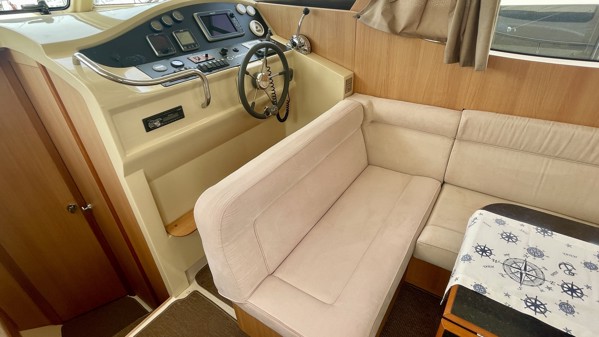 2014 GREENLINE 33 HYBRID