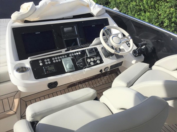2016 SUNSEEKER 75 YACHT