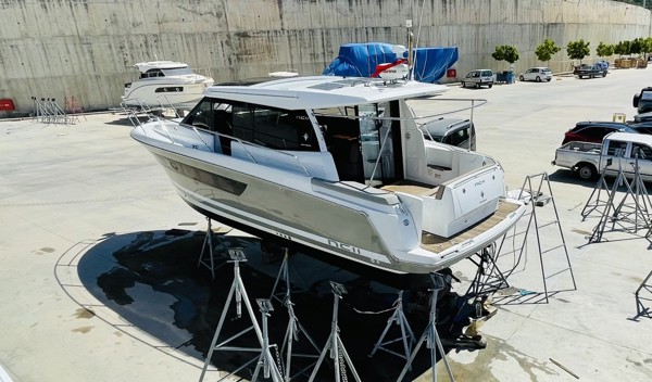 2014 JEANNEAU NC 11