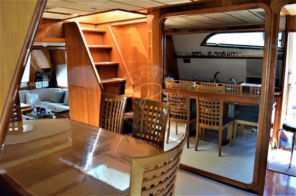 2001 FERRETTI YACHTS 80