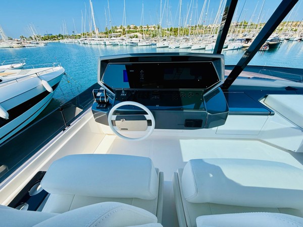 2022 FERRETTI 780