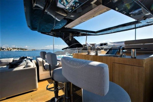 2012 | 2016 FERRETTI CUSTOMLINE 100