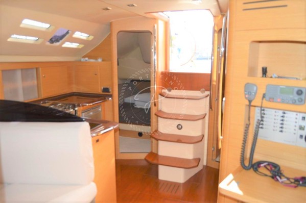 2011 AZUREE 40