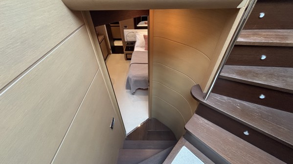 2012 PERSHING 72