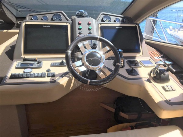 2016 AZIMUT 64 FLY