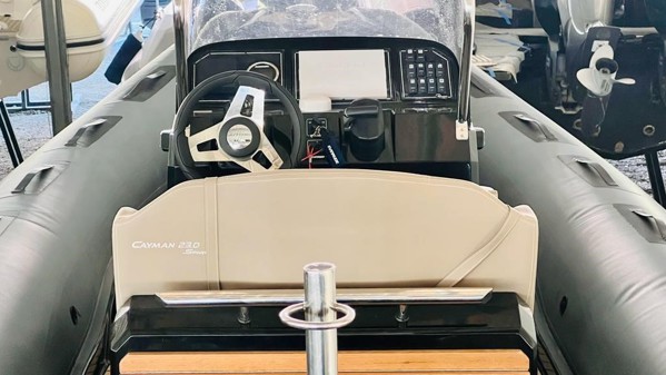 2021 RANIERI CAYMAN 23.0 SPORT