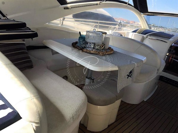 2006 FAIRLINE TARGA 52