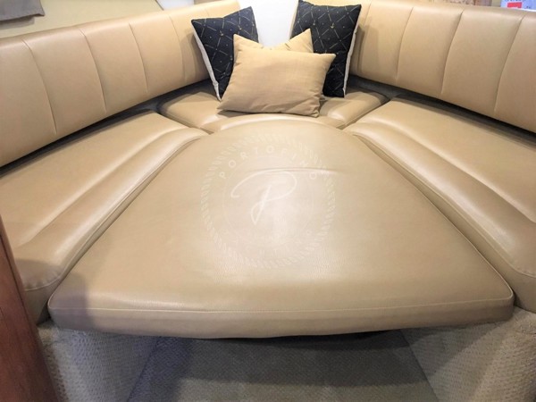 2011 RINKER 280 EC