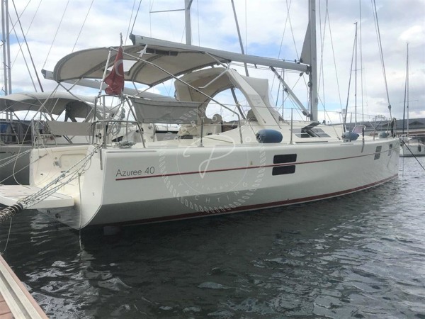 2012 AZUREE 40 VOYAGE
