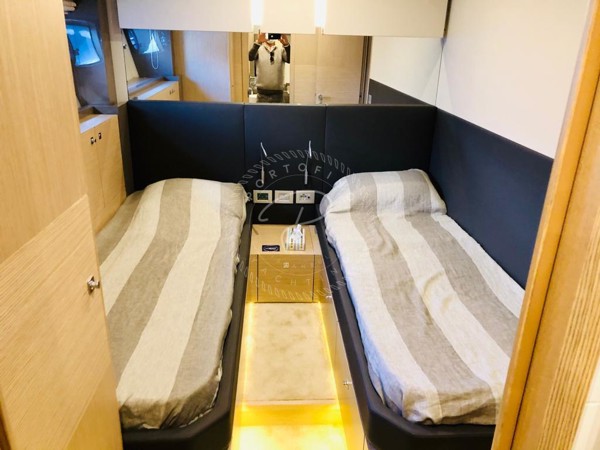 2016 FERRETTI 750