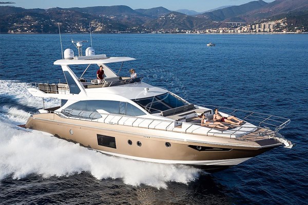 2017 AZIMUT 66 FLY