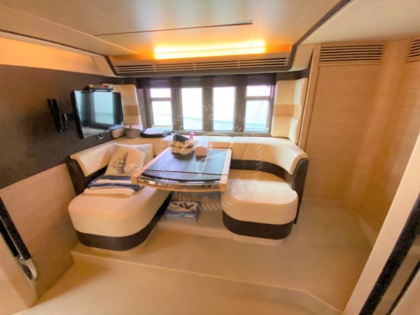 2012 AZIMUT 64 FLY