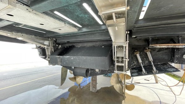 2010 NUMARINE 78 FLY