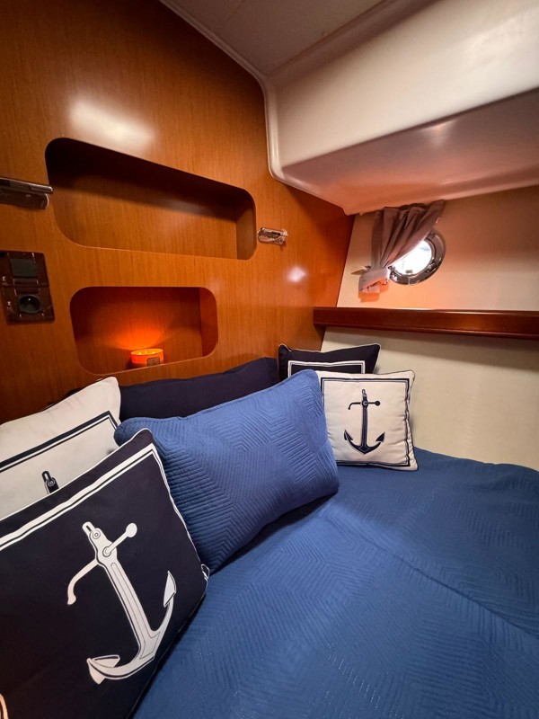 2010 BENETEAU SWIFT TRAWLER 42