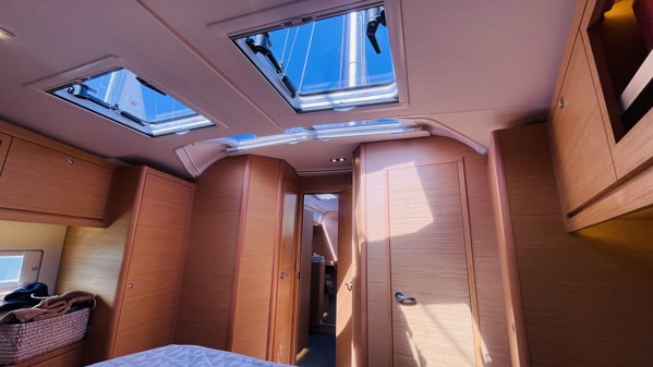 2021 DUFOUR 530
