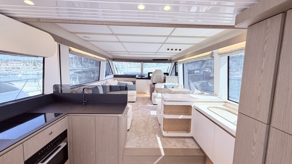 2025 AZIMUT MAGELLANO 60