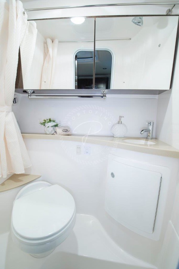 2019 REGAL 28 EXPRESS
