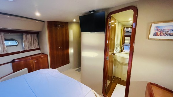 2004 FERRETTI YACHTS 590